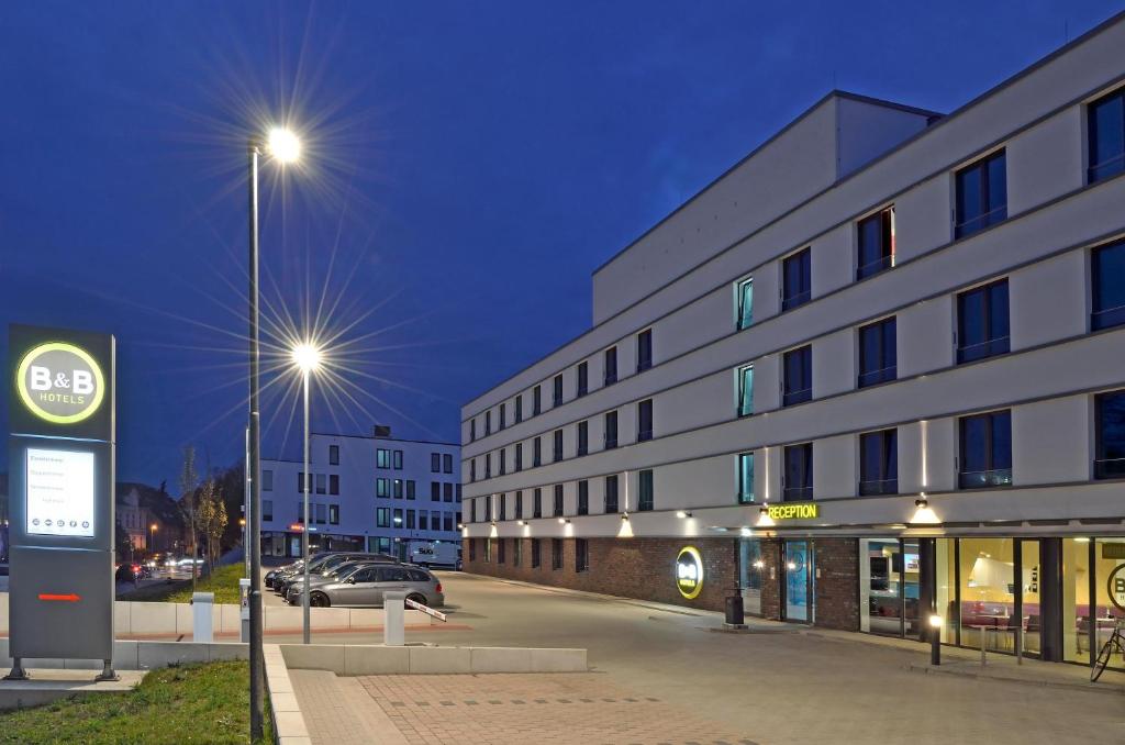 Hotellbilder av B&B HOTEL Lüneburg - nummer 1 av 12