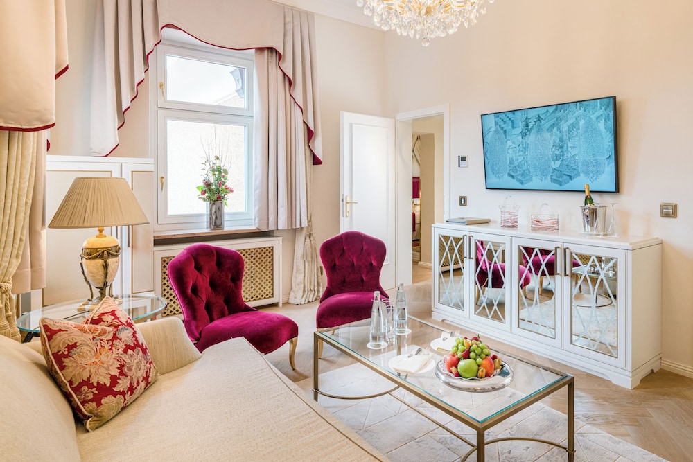 Bilder från hotellet Schloss Mönchstein Hotel - nummer 1 av 10