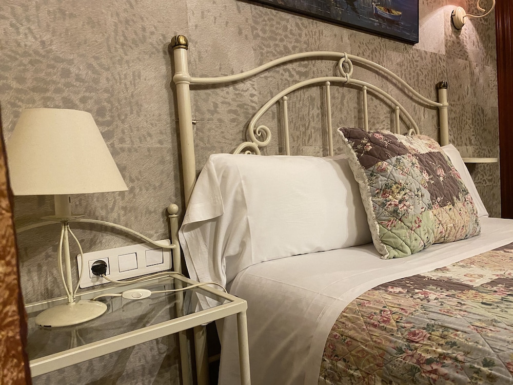 Billede av hotellet Hostal Orleans Barcelona - nummer 1 af 6