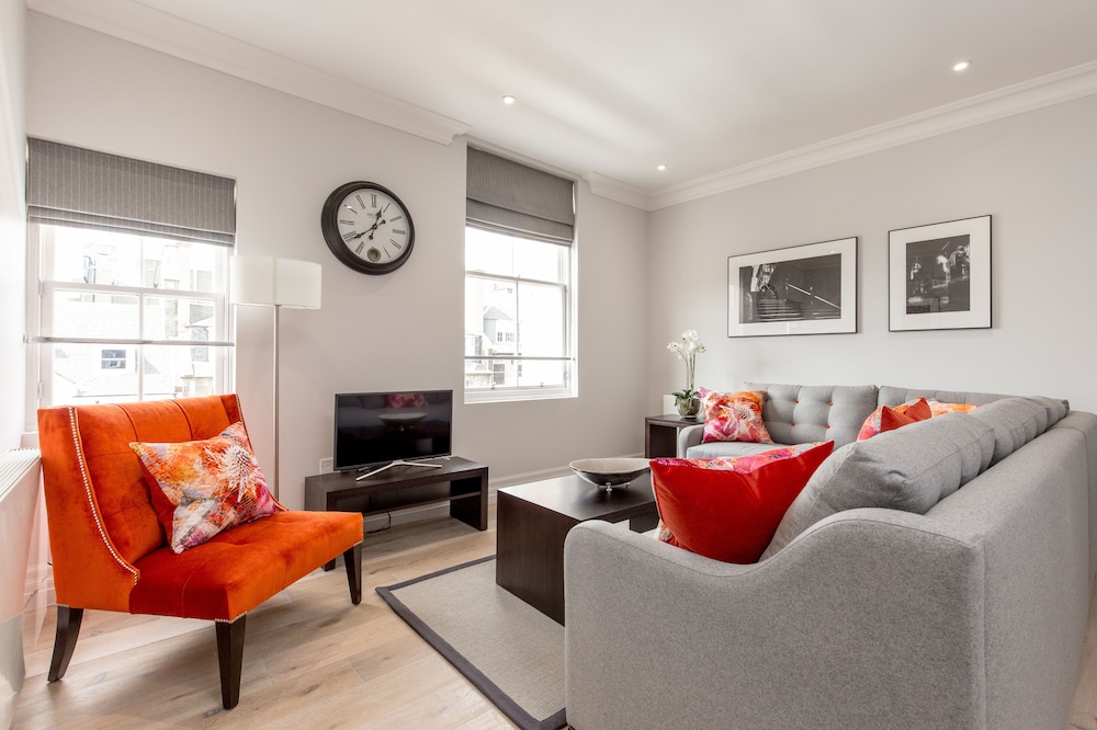 Billede av hotellet Destiny Scotland Chisholm Hunter Suites - nummer 1 af 10