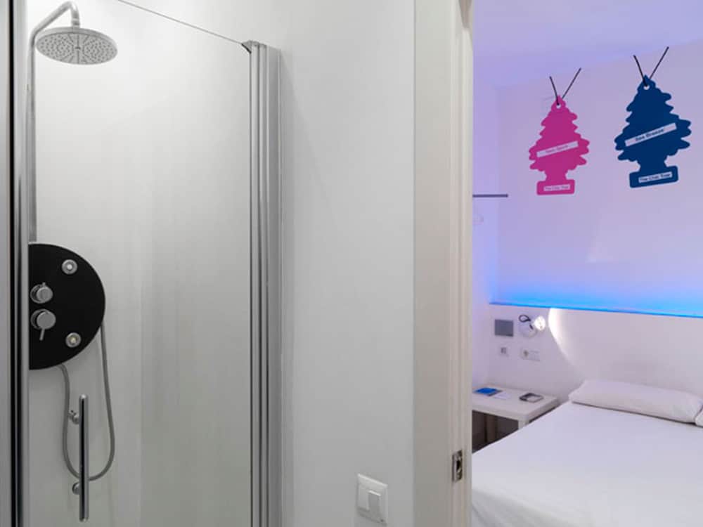 Billede av hotellet Chic & Basic Tallers Hostal - nummer 2 af 6