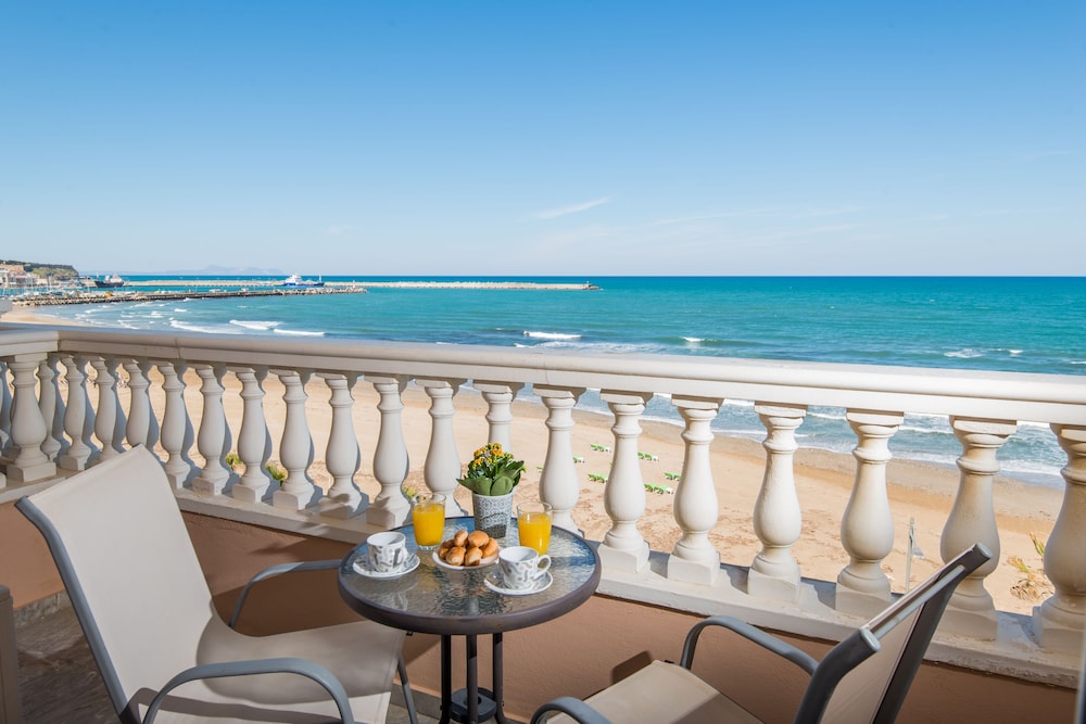 Billede av hotellet Birais Beach Studios - nummer 1 af 10