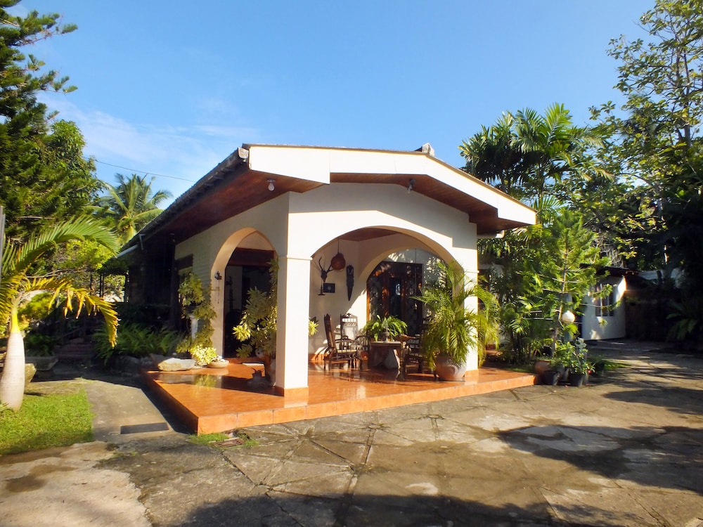 Bilder från hotellet River Side Villa - nummer 1 av 10