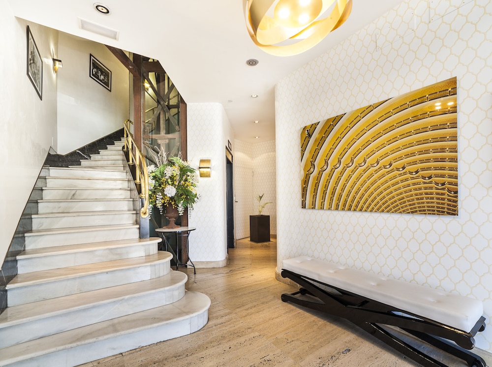Billede av hotellet UR Palacio Avenida - nummer 1 af 6