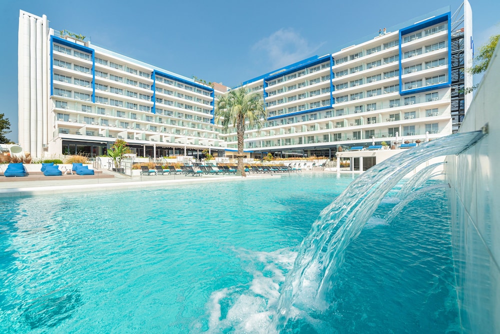 Billede av hotellet L'Azure Hotel - nummer 1 af 10