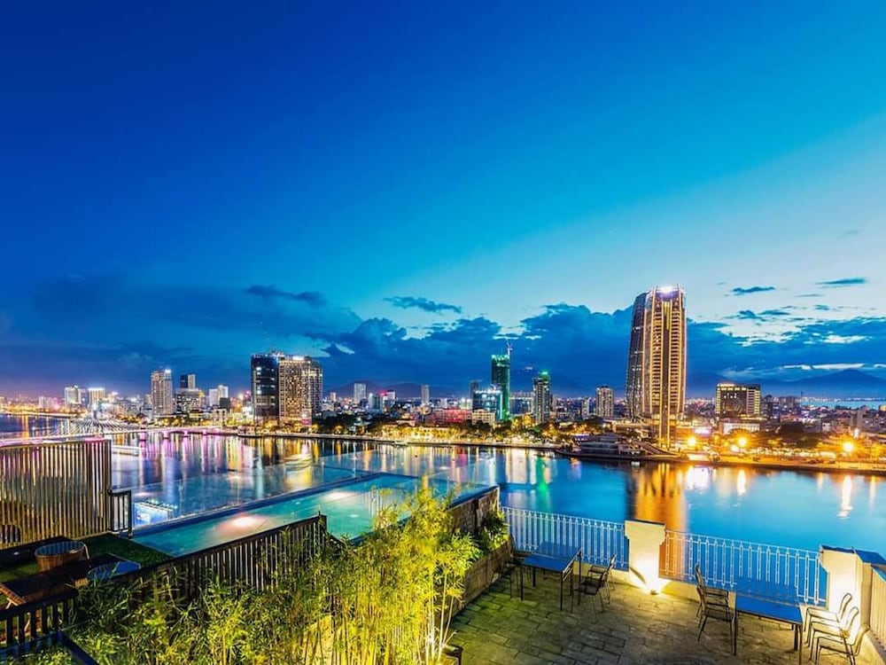 Bilder från hotellet IBIZA Riverfront Da Nang Hotel - nummer 1 av 10
