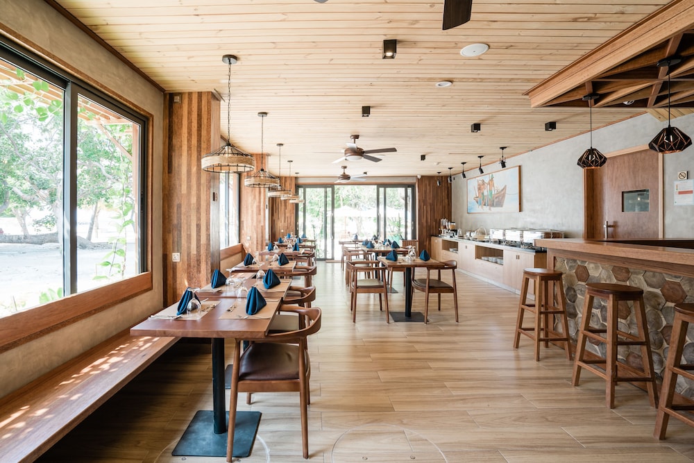 Bilder från hotellet Ayala Ocean View - nummer 1 av 6