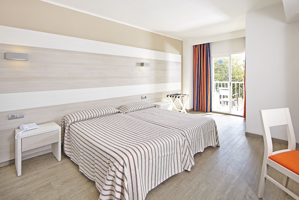 Ahoi! Urban Beach Hotel